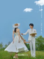 -雪中彩影婚纱摄影·微光艺术中心