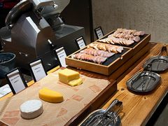 -广州万富希尔顿酒店·感趣自助餐厅·金秋蟹宴生蚝海鲜刺身