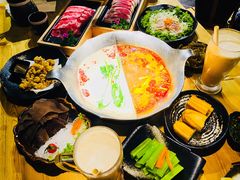 -湊湊火锅·茶憩(杭州湖滨银泰in77店)