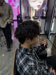 -藤野造型烫染·漂发