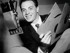 -摇滚乐名人堂博物馆