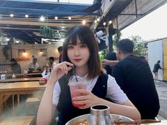 -席娜卡琳火车铁道夜市