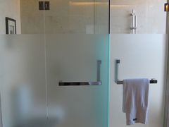 换采访的马桶和淋浴室-北京威斯汀酒店