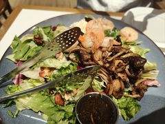 烤虾仁蘑菇色拉-TAMATI(巴黎贝甜韩式西餐厅店)