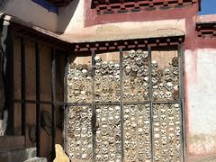 -比如骷髅墙景区