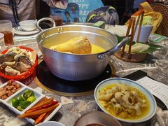 -禄婶鸡煲·打边炉
