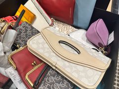 -COACH蔻驰(恒隆广场店)