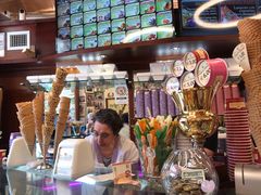 -Gelateria Dondoli