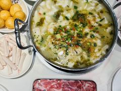 -德林酸菜鱼火锅(南丹店)