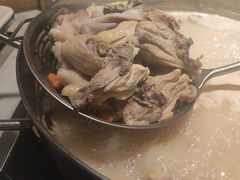 -尚尚仙·酸汤猪手·猪肚鸡火锅(华联万柳购物中心店)