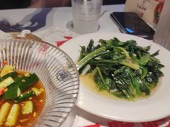 -肥肥虾庄·金牌油焖大虾(汉街SKP店)