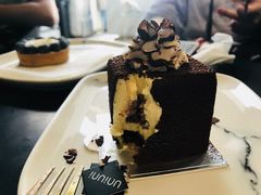 -UNI UNI(环亚凯瑟琳店)