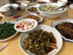 -茅屋大酒店