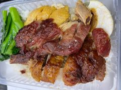 龙记四宝饭配冰奶茶-龙记烧腊茶餐厅(常德路店)