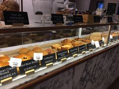 面包甜点陈列柜-WHEAT&BAKER-麥(凯德来福士店)