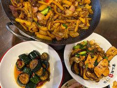 -富正毅三下锅·湘西韵味(天门山索道店)