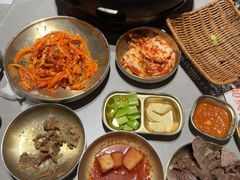 -草家酱蟹炭火烤肉店(珲春南路一店)