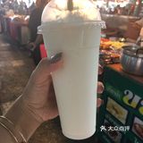 逛逛各种小吃水果，看看当地特色涂鸦，好不惬意