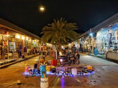 -席娜卡琳火车铁道夜市