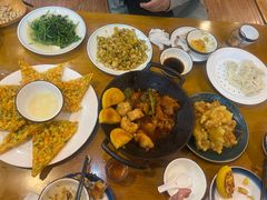 -鹤乡东北菜(崮山路店)