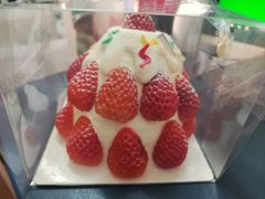 圣诞草莓雪塔-顶东面包花园·生日蛋糕(太平店)