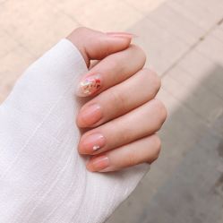 -济南花里美甲美睫