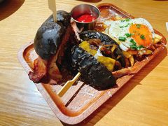 27&nbsp;牛肉汉堡-HELLO 27 意面·沙拉·帕尼尼