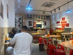 -柳州肥姨妈大骨螺蛳粉(沙河店)