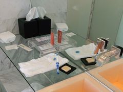 -上海滴水湖皇冠假日酒店