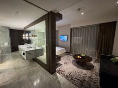 -上海虹桥西郊假日酒店