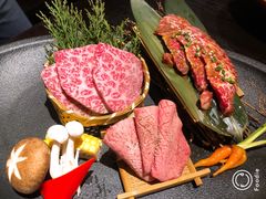 -山川小町·极番烧肉(新地假日广场店)