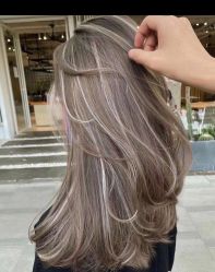 -变画·发型STUDIO