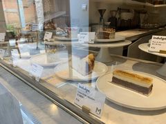 面包甜点陈列柜-大酉·M Coffee(北京美术馆店)