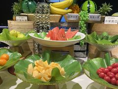 -涨巢·潮玩水疗局