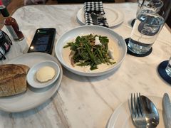-ROAST coffee & eatery