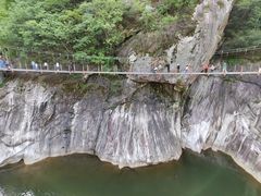 -燕子河大峡谷天坑仙境