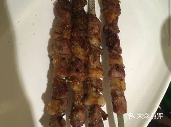 现在是一人一锅的小火锅，干净卫生