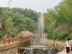 -梅岭月亮湾山体公园