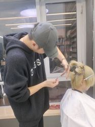 -藤野造型烫发染发