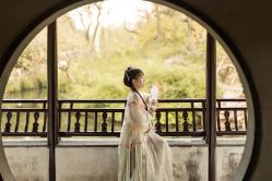 -一揽芳华汉服旗袍体验馆(拙政园店)