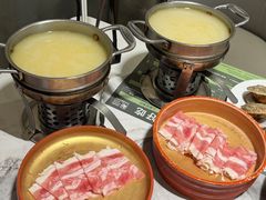 -金马门国际美食百汇(珞喻路店)
