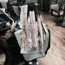 -茶发Salon·烫发染发理发