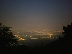 -鬼笑石后山停车场