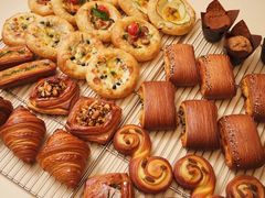 -VERIE BAKEHOUSE