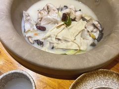 -滇香肴·云南菜蒸汽石锅鱼(云南北路店)