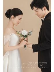 -雪中彩影婚纱摄影·微光艺术中心