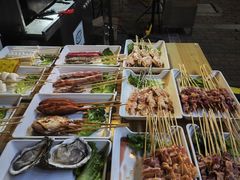 -山野的朋友露营炭火烤肉