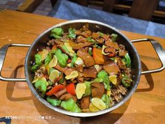 -老滇山寨•云南特色菜•地方菜•民族风情歌舞表演(金碧店)