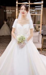 -Lady  Jane高端婚纱礼服馆
