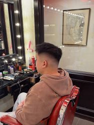 -东方先生国潮男士理发馆
